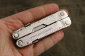 leatherman_rebar_w_rece_zlozony.jpg
